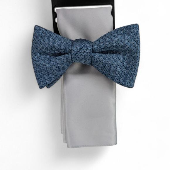 Alfani Men’s Stirling Blue Geo Pattern Pre-Tied Bow Tie & Gray Pocket Square Set - Picture 1 of 1